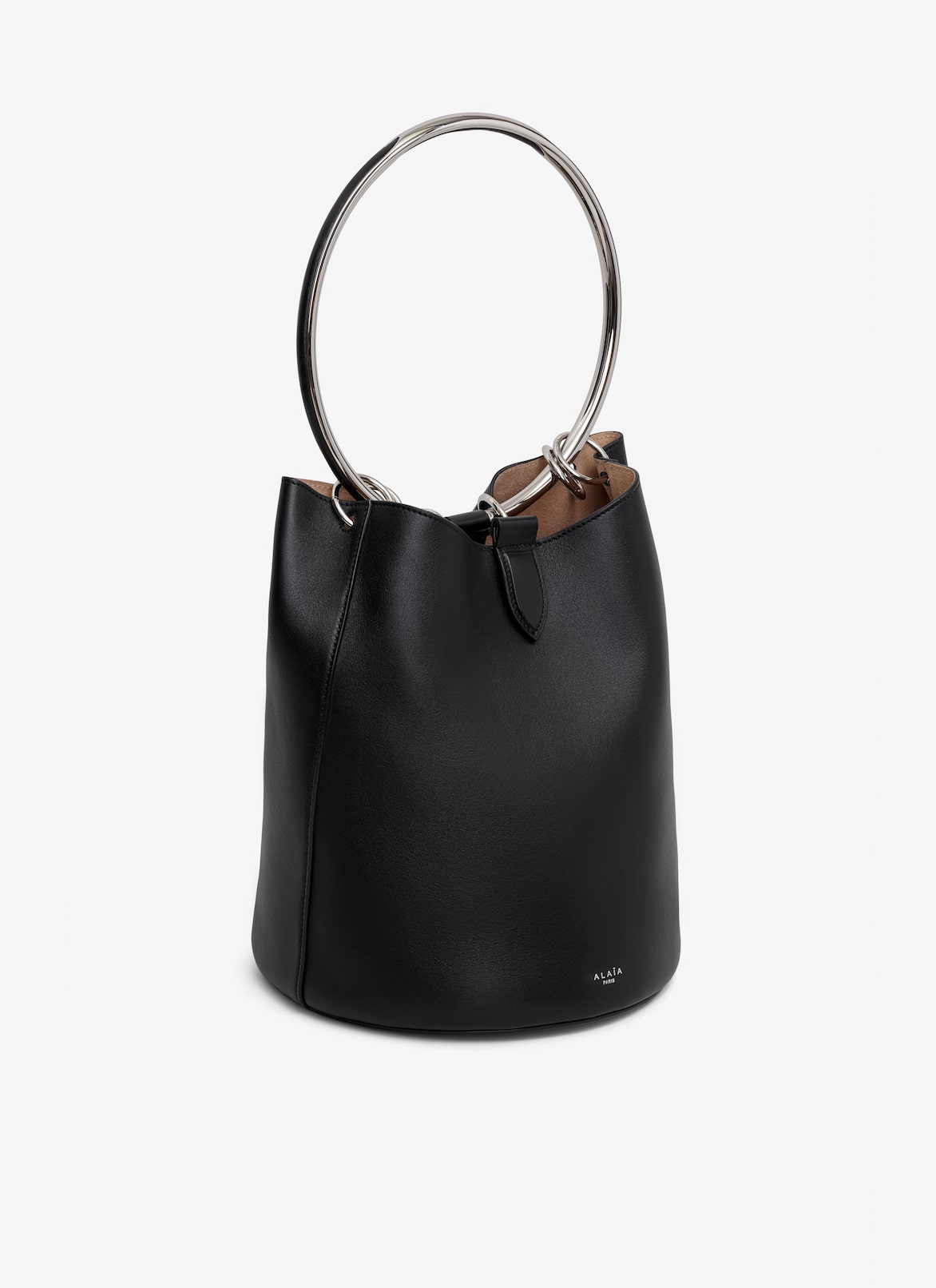 RING LARGE BUCKET BAG IN CALFSKIN ALAÏA BLACK RING LARGE BUCKET BAG IN CALFSKIN